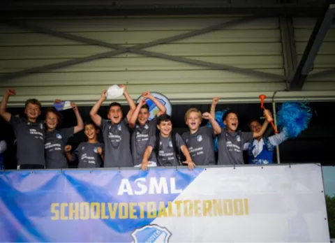 Logo van het ASML Schoolvoetbaltoernooi 2026